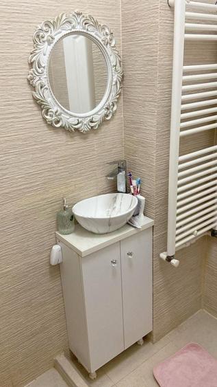 Apartament cu 4 camere decomandat în Micro 14