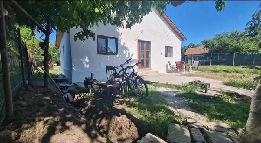 Casă cu Teren 10000 Mp în Cobadin