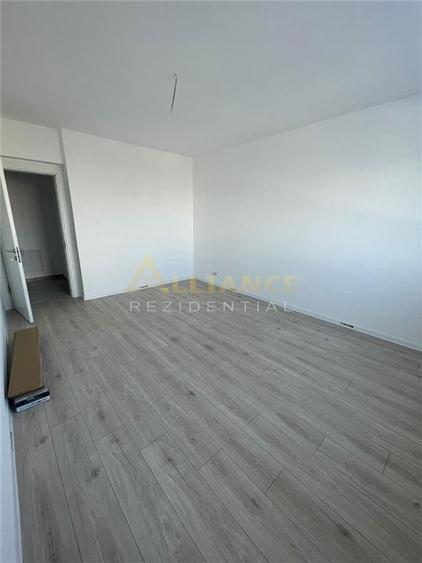 Apartament cu 2 camere decomandat în Apărătorii Patriei