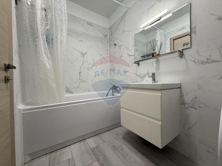 Apartament cu 2 camere decomandat, mobilat în Central