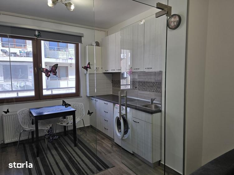 Apartament cu 2 camere semidecomandat în Berceni