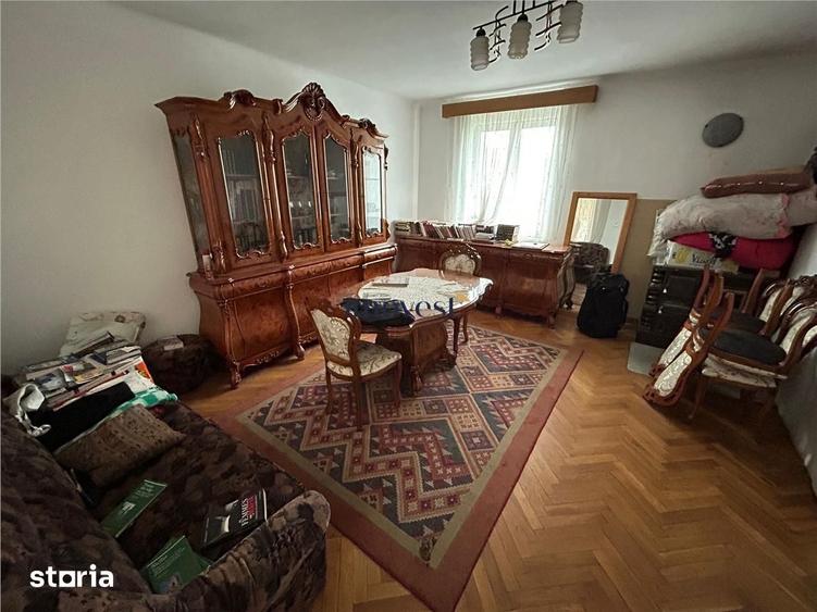 Casă cu 5 camere cu Teren 1000 Mp în Titulescu