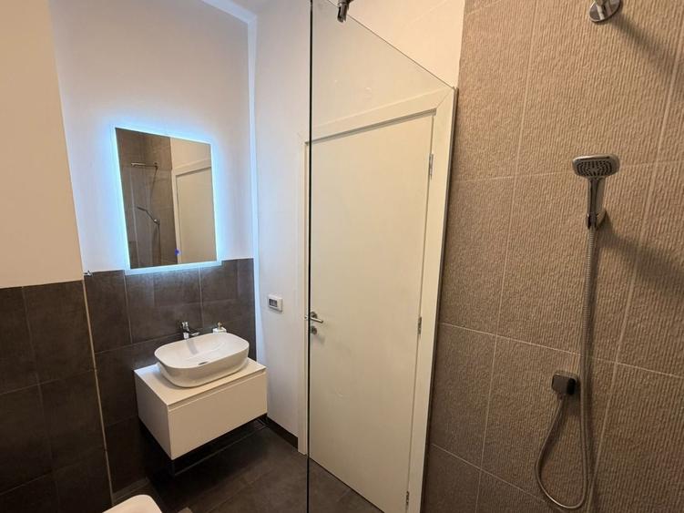 Apartament cu 3 camere, mobilat în Pipera