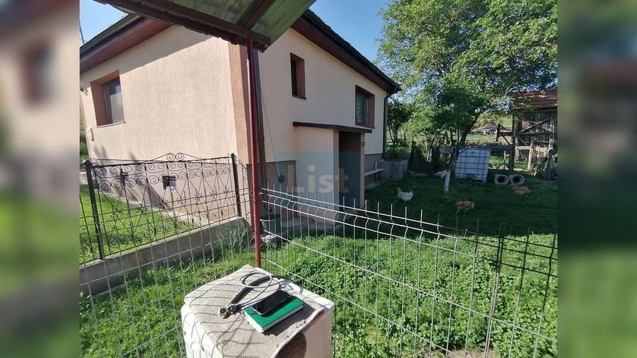 Casă cu 2 camere cu Canalizare în Ploscoș