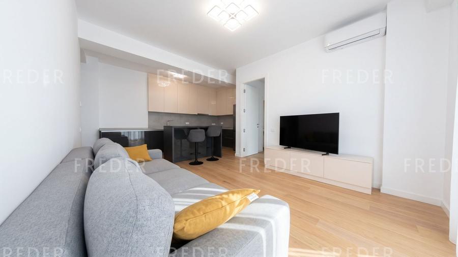 Apartament cu 3 camere semidecomandat în Tunari