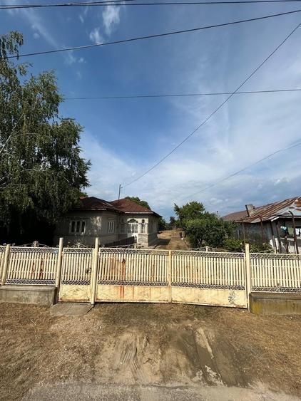 Casă cu 4 camere în Ogrezeni