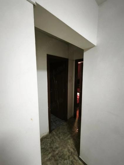 Apartament cu 3 camere semidecomandat în Basarabia