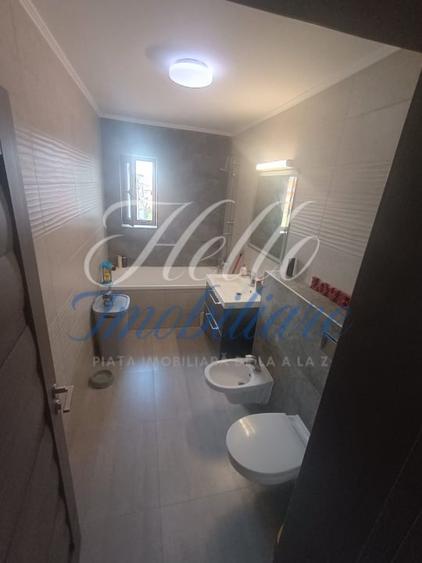 Apartament cu 3 camere semidecomandat în Florești
