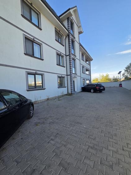 Apartament cu 3 camere decomandat în Exterior Vest