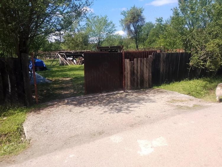 Teren de 10472 mp, în Central