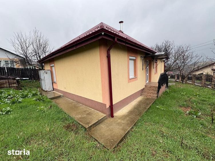 Casă cu 3 camere cu Teren 496 Mp în Tomești