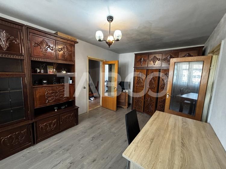 Apartament cu 2 camere semidecomandat, mobilat în Mihai Viteazul
