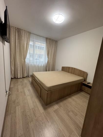 Garsonieră decomandată în Apărătorii Patriei