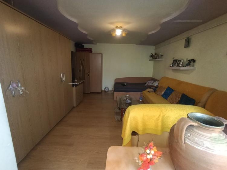Garsonieră decomandată în Găvana