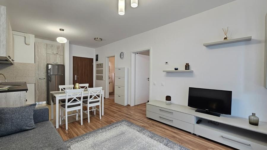 Apartament cu 2 camere semidecomandat, mobilat în Bună Ziua