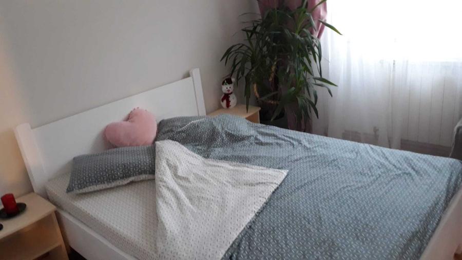 Apartament cu 3 camere semidecomandat în Exterior Vest
