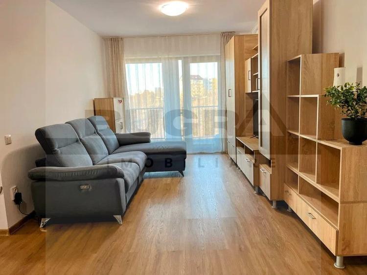 Apartament cu 3 camere semidecomandat, mobilat în Zorilor