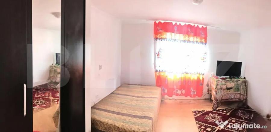 Casă cu 4 camere cu Teren 1200 Mp în Central