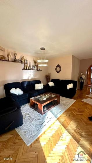Casă cu 4 camere în Central