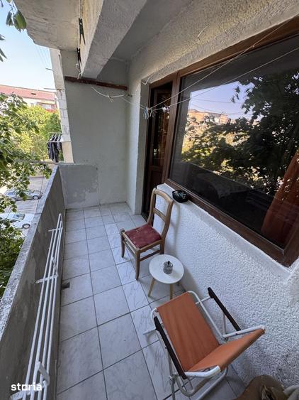 Apartament cu 3 camere decomandat în Micro 16