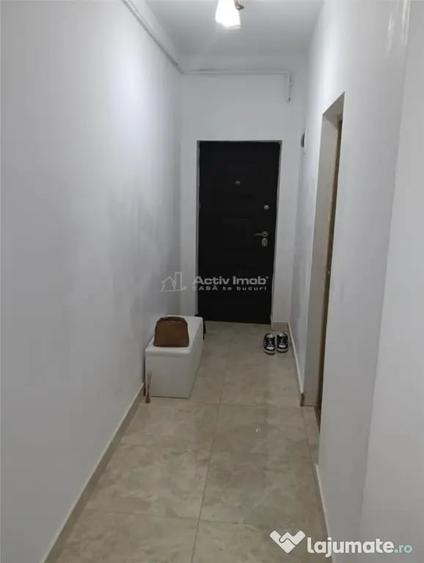Apartament cu 2 camere decomandat în Lazu