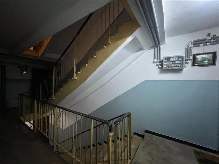 Apartament cu 3 camere decomandat, mobilat în Nicolina