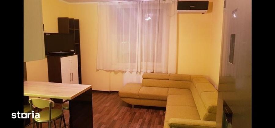 Apartament cu 3 camere în Decebal