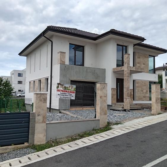 Casă cu 4 camere în Mărăști