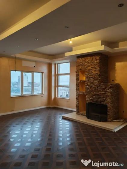 Apartament cu 5 camere decomandat în Central