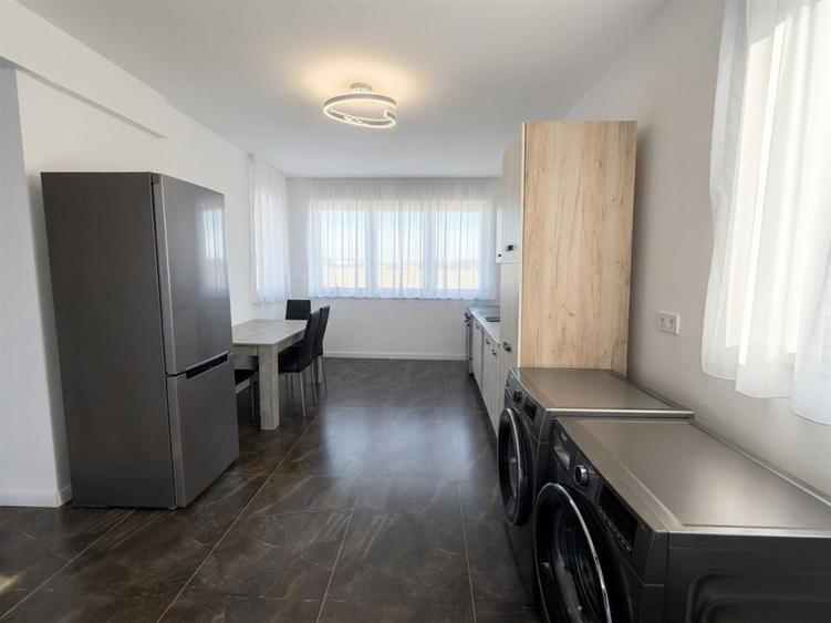 Casă cu 4 camere cu Teren 300 Mp în Cihei