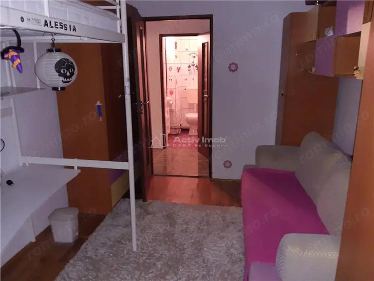 Apartament cu 3 camere decomandat în Central