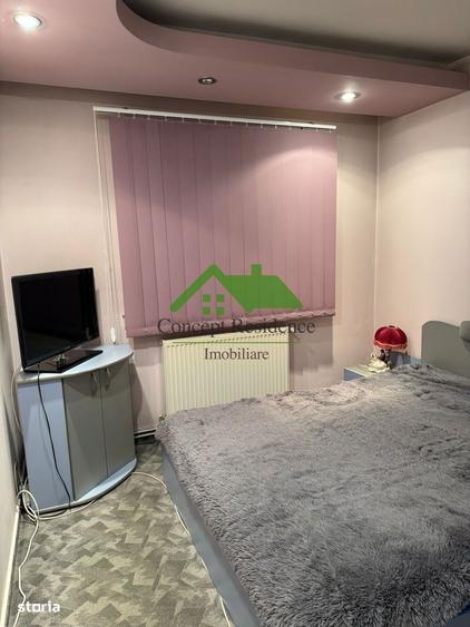Apartament cu 3 camere decomandat în Republicii