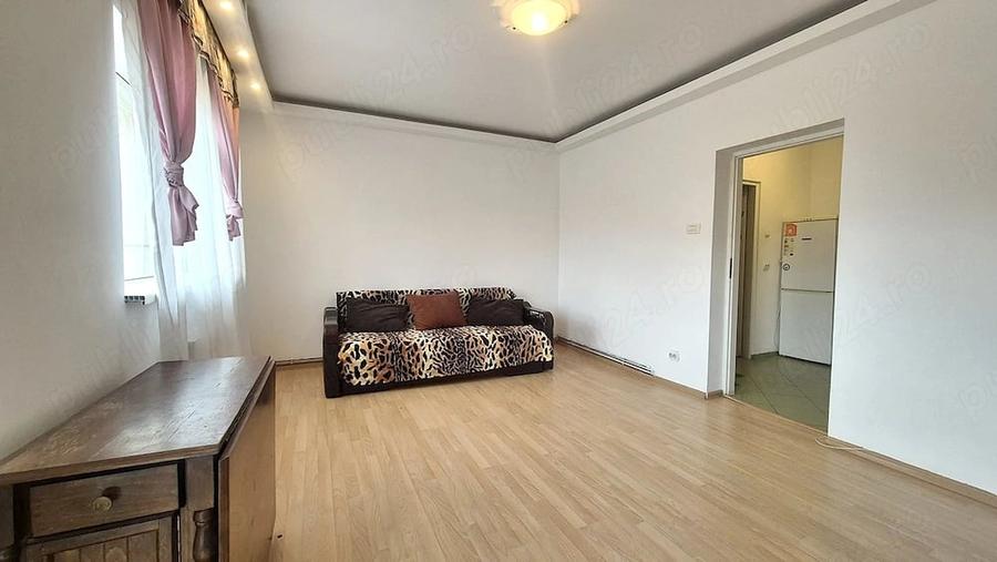 Apartament cu 3 camere nedecomandat, mobilat în Răcădău