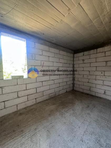 Casă individuală cu 5 camere cu Teren 1688 Mp în Pângărăcior