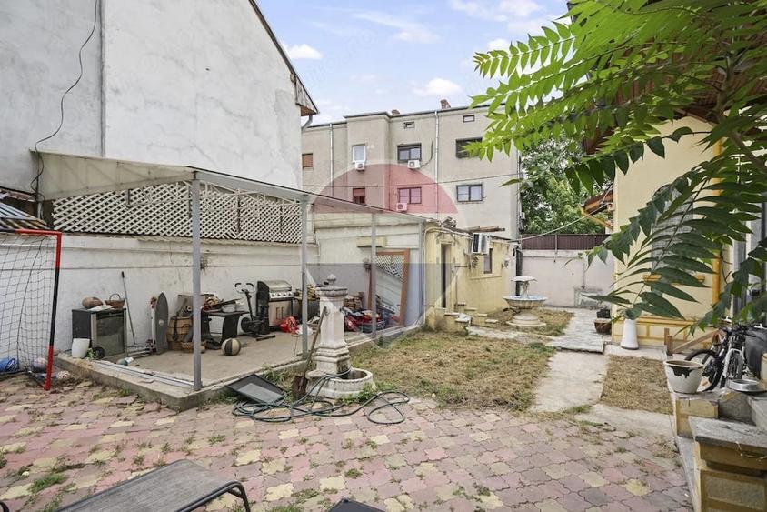 Casă cu 7 camere cu Teren 240 Mp în Parcul Circului