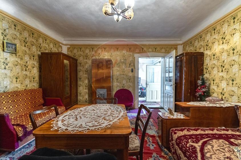 Casă individuală cu 5 camere cu Teren 1995 Mp în Jibert