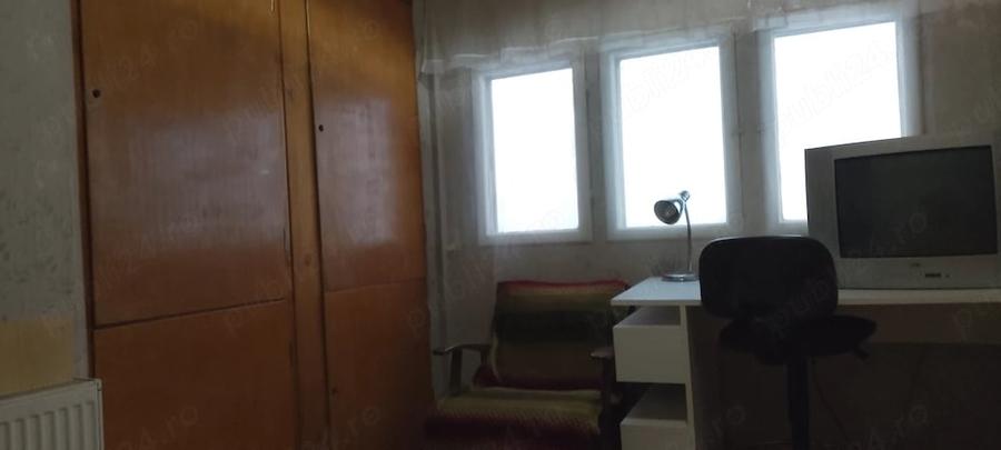 Garsonieră decomandată în Lacul Tei