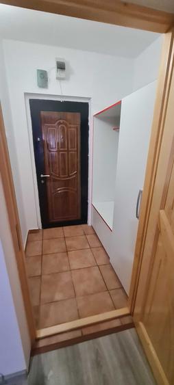 Garsonieră decomandată în Apărătorii Patriei