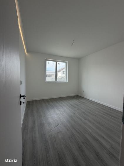 Casă cu 4 camere cu Teren 252 Mp în Domnești