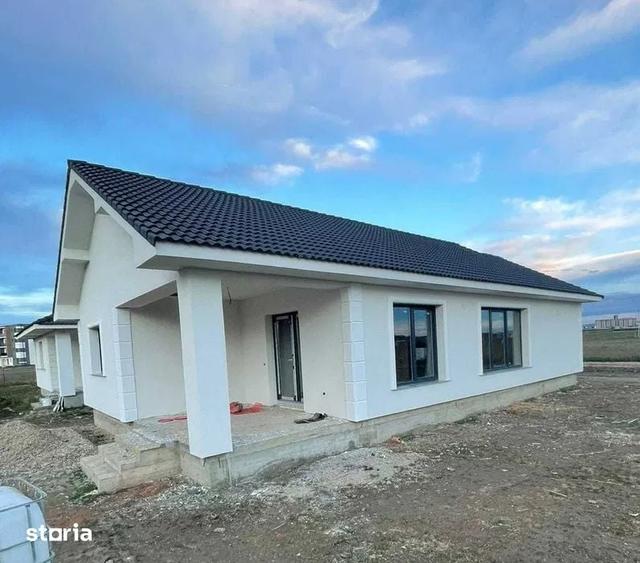 Casă cu 4 camere cu Teren 500 Mp în Oșorhei