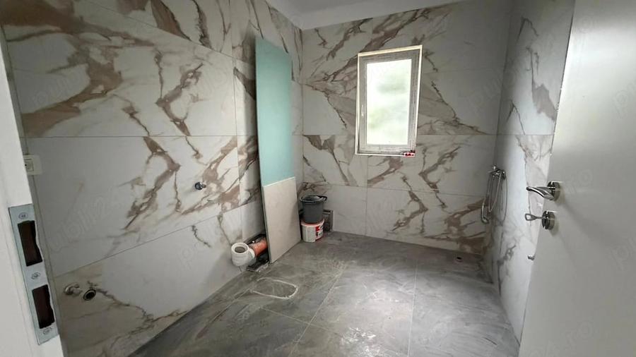 Apartament cu 3 camere decomandat în Giarmata