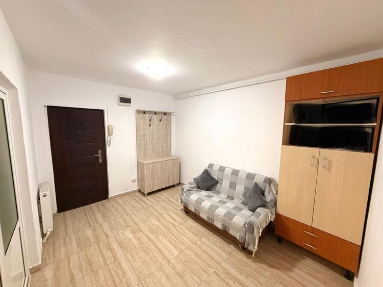 Apartament cu 2 camere decomandat, mobilat în Dacia