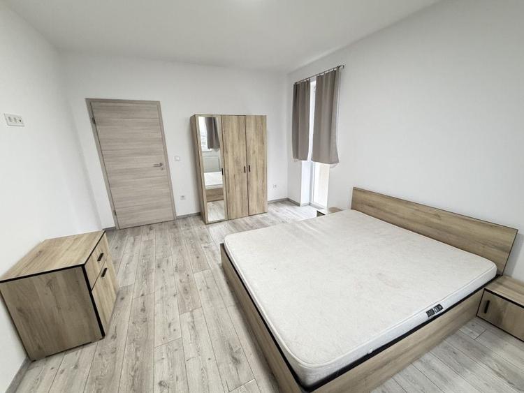 Apartament cu 2 camere decomandat, mobilat în Broscărie