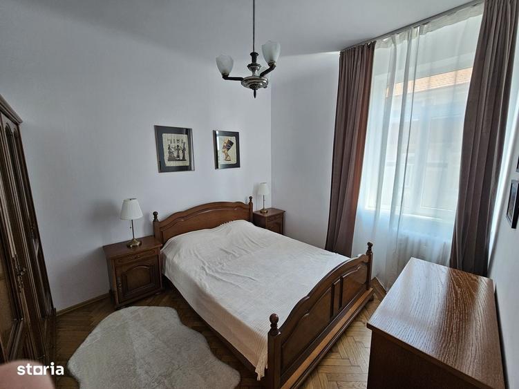 Apartament cu 3 camere decomandat în Central