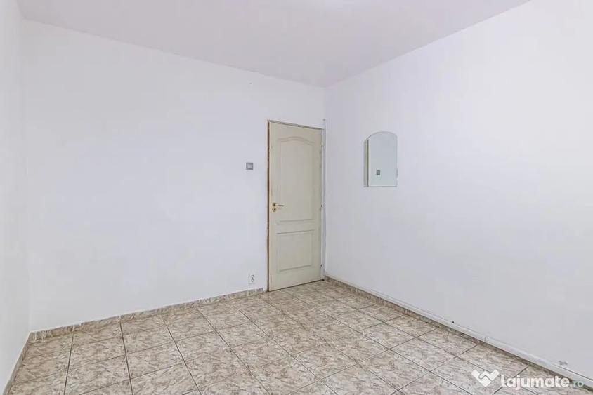 Apartament cu 4 camere semidecomandat în Drumul Taberei