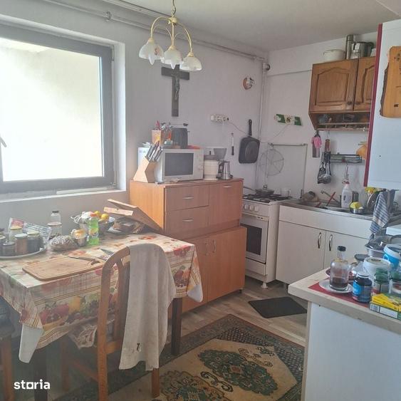 Apartament cu 2 camere, mobilat în Micești