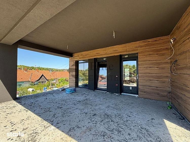 Casă cu 4 camere cu Teren 1050 Mp în Spitalul Județean