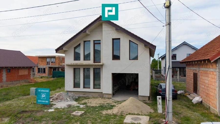 Casă cu 5 camere cu Teren 250 Mp în Est