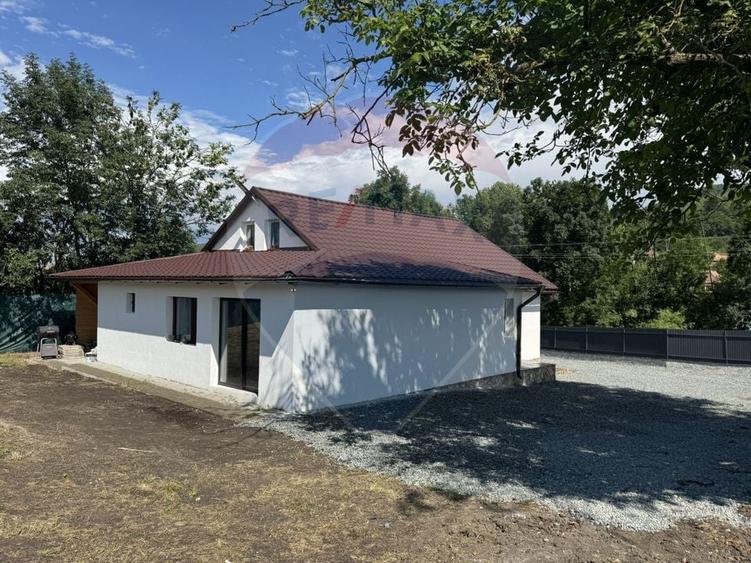 Casa finalizata recent, 2.800 mp teren Livada - Petresti de Jos - 25