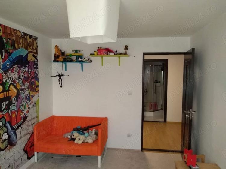 Casă cu 6 camere în Zărnești